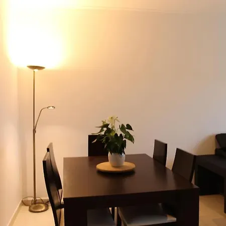 Apartment T1 Poucos Minutos Da Meia *